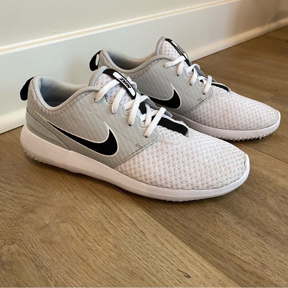 Nike Roshe G Golf Shoes Spikeless White Black Pure Platinum M size 8 W 9.5